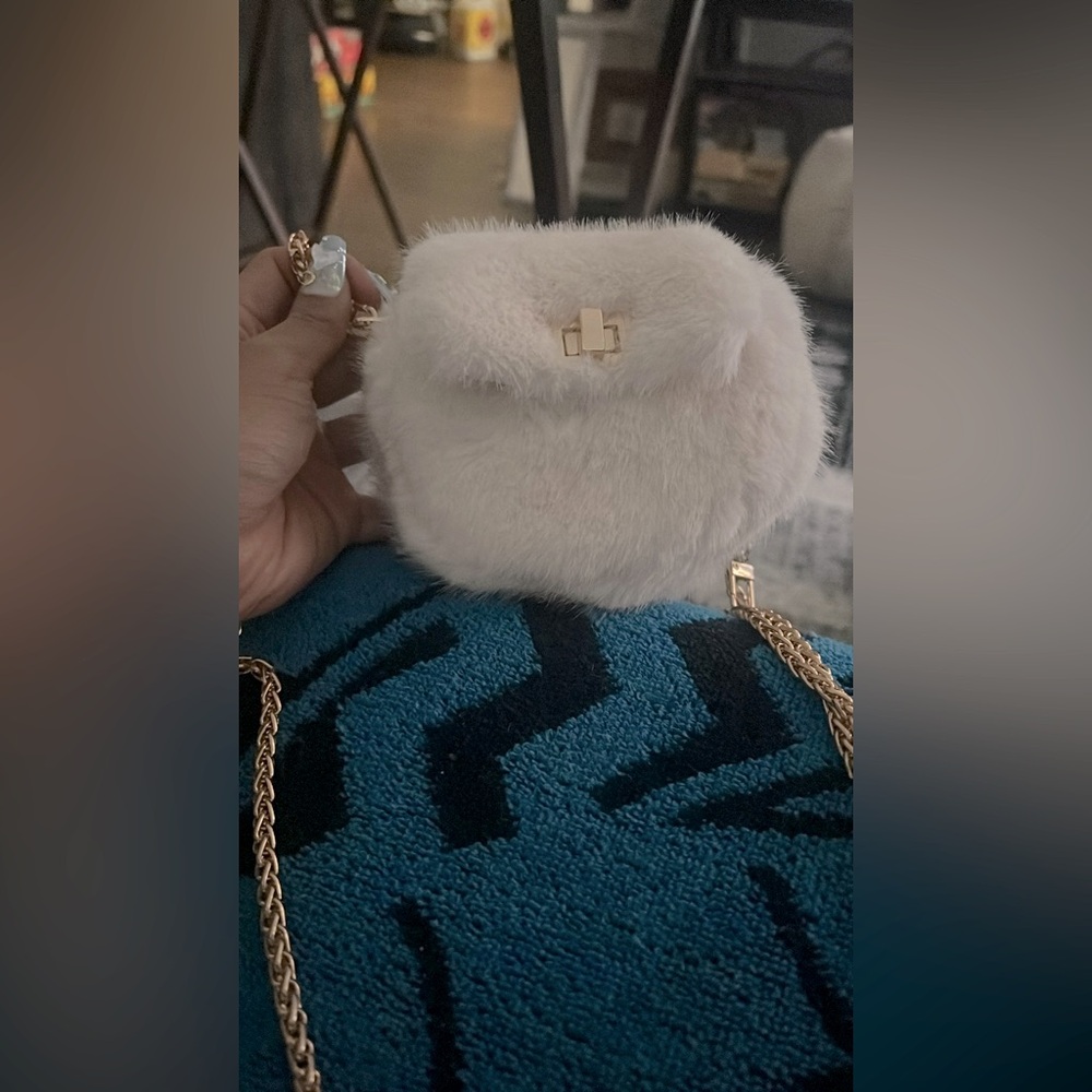 NEW Elegant White Faux Fur Women Bag